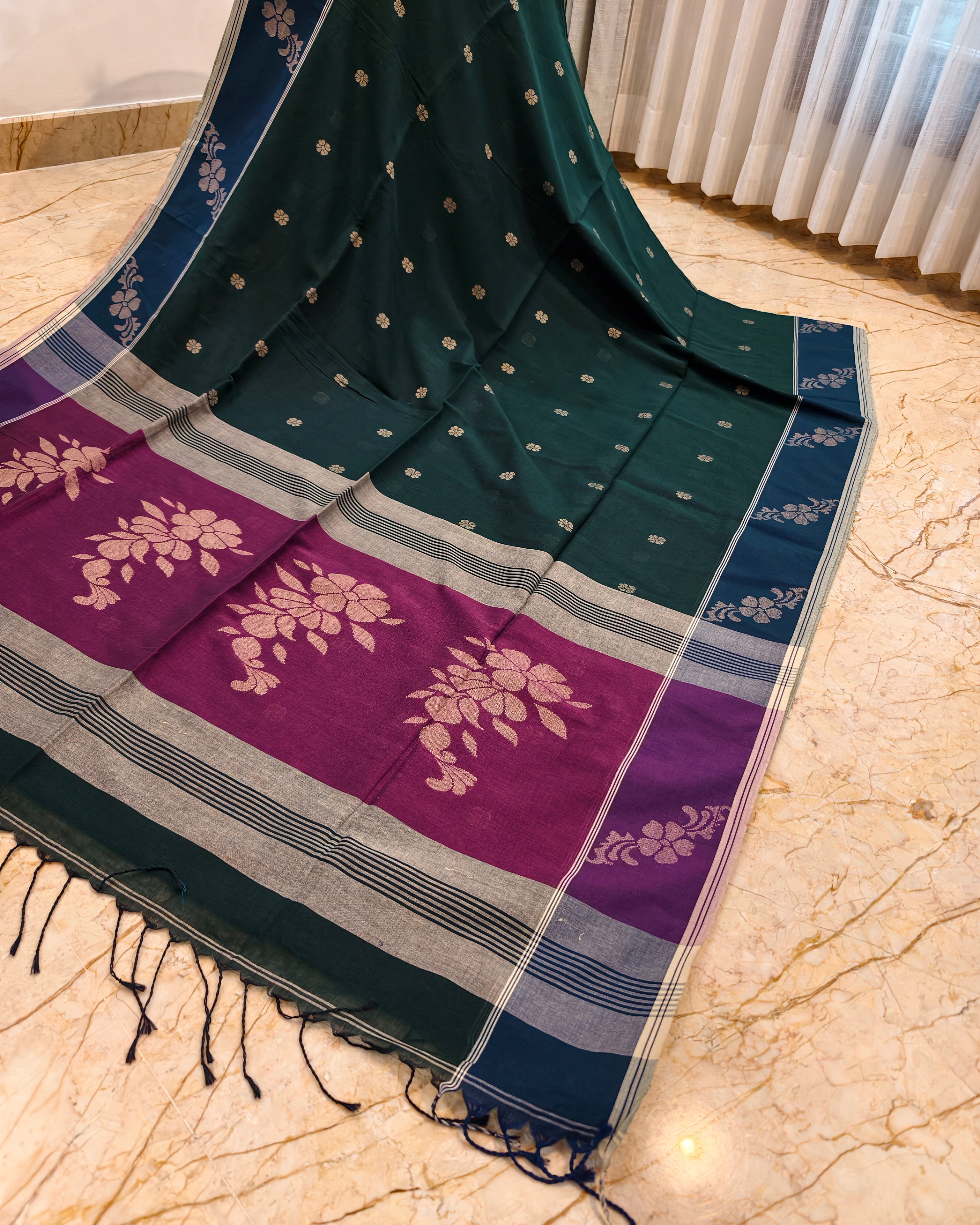 Deep green Bengal cotton saree with magenta floral pallu