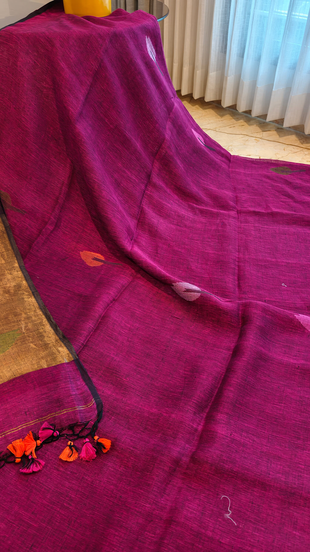 Rosé Hamsini – Magenta Linen Silk Jamdani Saree